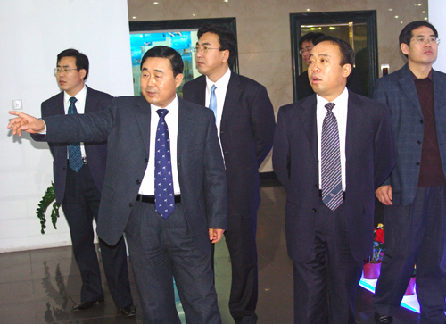 �H���и����L(ch��ng)�����܁�(l��i)���ռ��F����