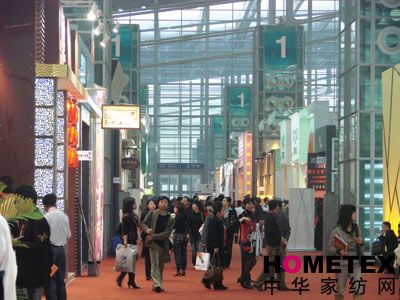 �r(sh��)����Ʒ���c��(chu��ng  )�£����ڇ��H�Ҽ�չ�����