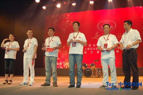 �Ϸ�����ت���(j��ng)�N(xi��o)�̃�(y��u)�㌧ُ�T