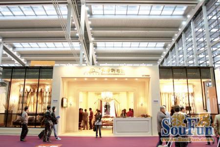 ���ڇ��H�Ҽ�չ �r(ji��)ֵ��(chu��ng  )�µǈ�(ch��ng)