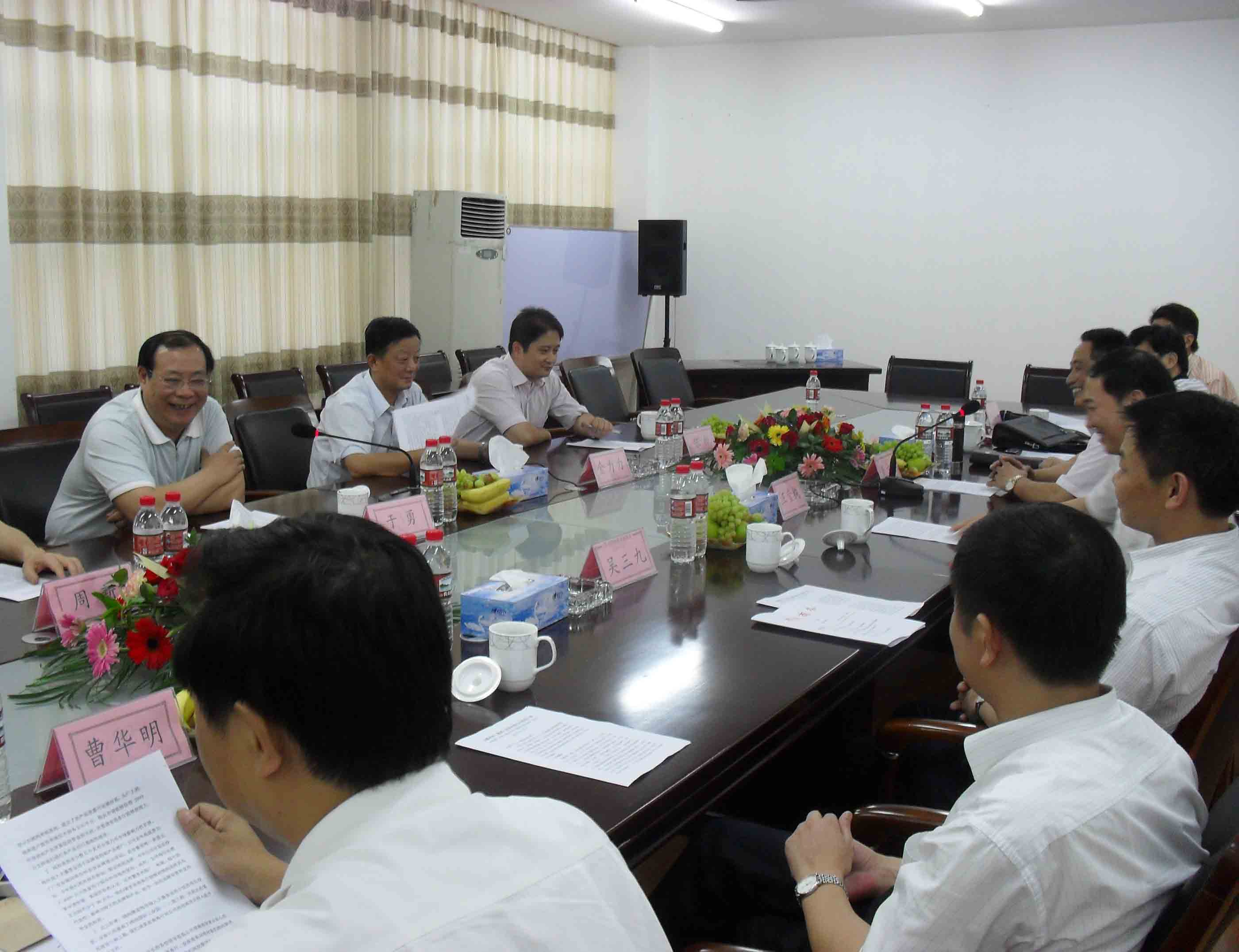 ʡ�̄�(w��)�d�ڏd�L(ch��ng)�z��ָ���������F