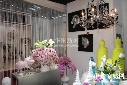 ���ڇ��H�Ҽ���ˇ�߼Ҿ��Ʒչ�[��(hu�� )