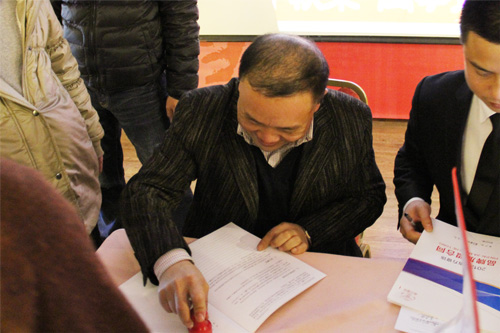 �Ϸ�����´��F�ݕ�(hu�� )�A�M(m��n)��Ļ