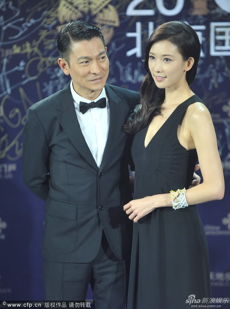 �����A�y��־�������Ӱ���{̺