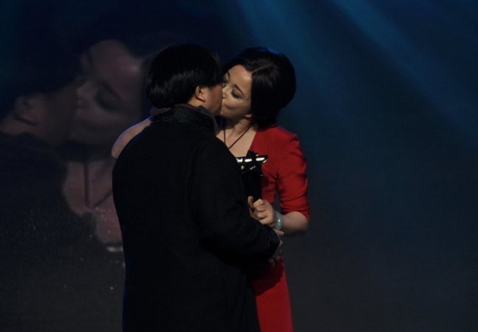 ���ԑc�{"�L(f��ng)�A�^��"�����Ů����