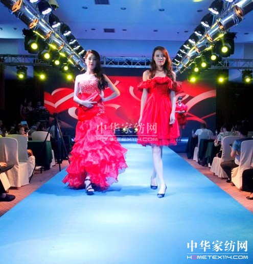 2014�����Ҽ���(j��ng)�N(xi��o)�̴��(hu�� )��ӆ؛��(hu�� )�A�M(m��n)�ɹ�