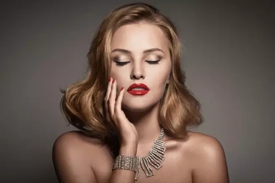 Ů@ӟɵzDzS+Ů(li)