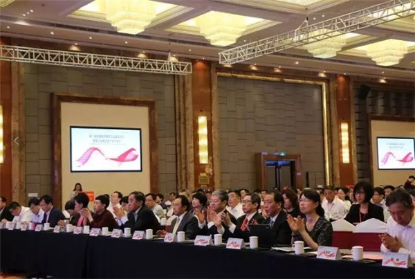 r(sh)пƼcf(xi)ͬ(chung  )¡ (tng) (tng)ЇbI(y)һ(dng)ߺϽzI֮·a(chn)I(y)ӕ(hu )ϵ