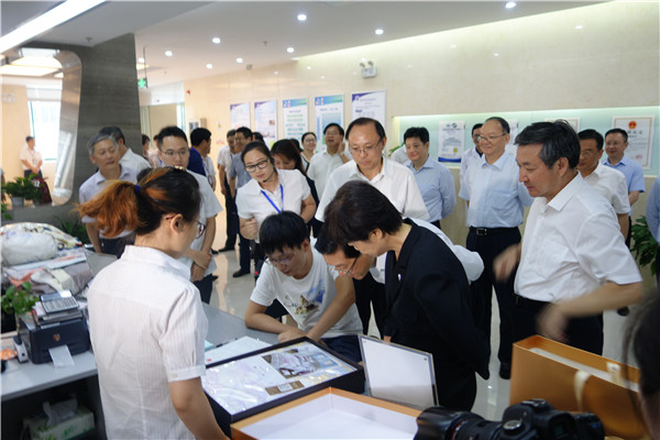 ȫ�������ИI(y��)���Ҽ����|(zh��)��������(d��ng)�T���M(j��n)���(hu�� )���Ї�•��ͨ���T(m��n)�е������|(zh��)�����_(k��i)Ļʽ19���e��