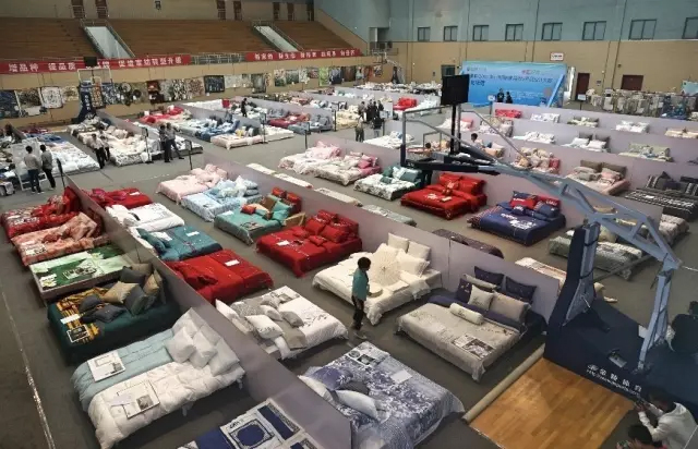 �Ҹ�������ζϯ����ͨ������������300���Ҽ��a(ch��n)Ʒ��Ů�����