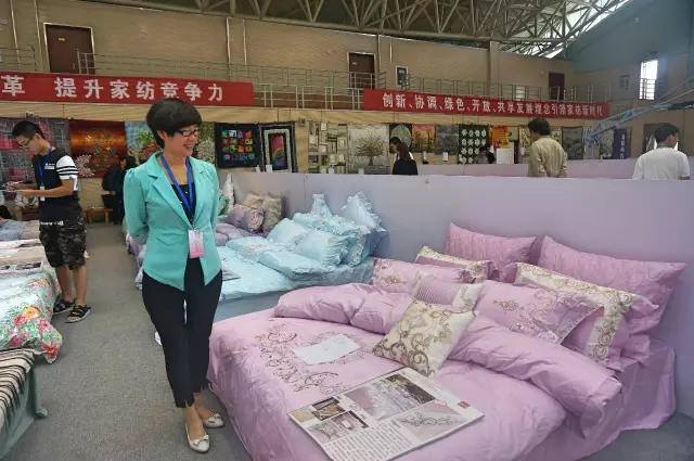 �Ҹ�������ζϯ����ͨ������������300���Ҽ��a(ch��n)Ʒ��Ů�����