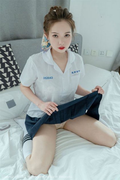 激情毛片免费放海报